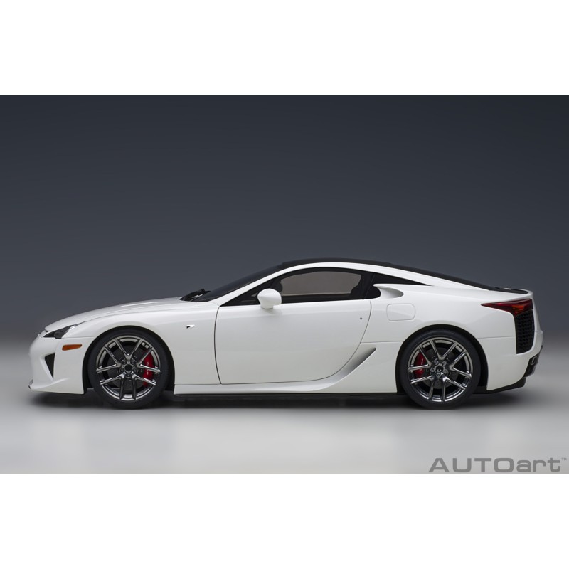 78851 Lexus LFA Whitest White carbon autoart