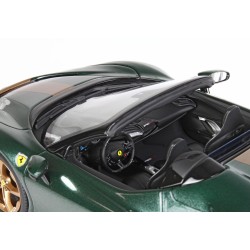 Ferrari SF90 Spider Pack Fiorano (Green Zeltweg) with display case