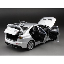 Mitsubishi Lancer Evo X (silver)