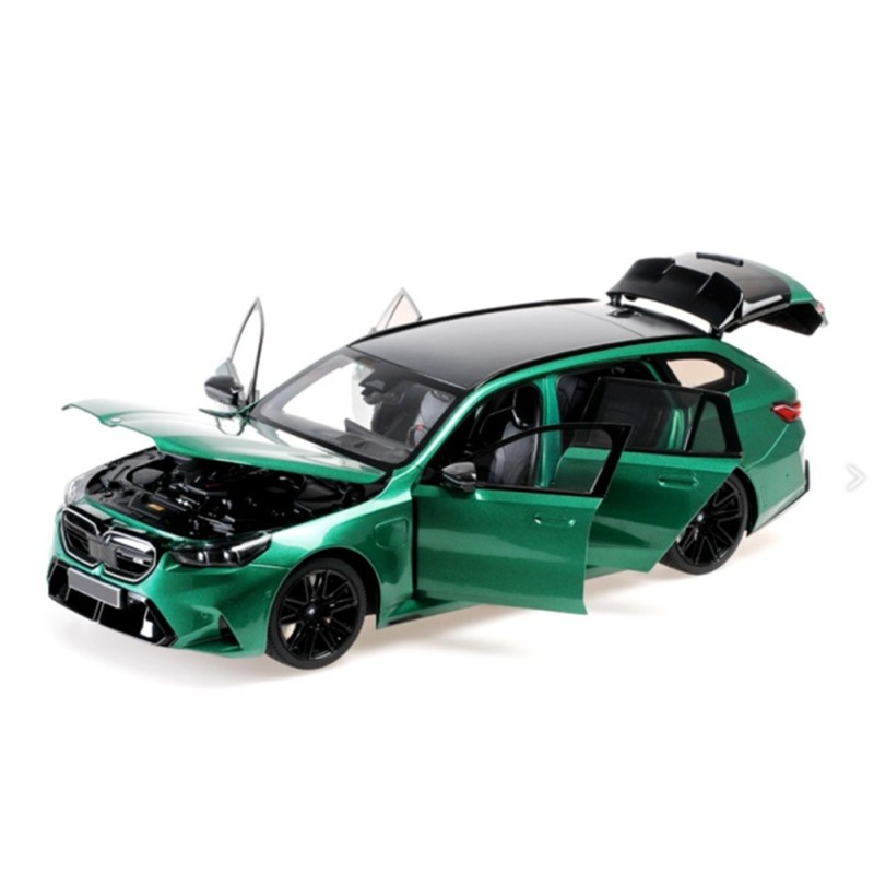 110023902 BMW M5 Touring 2024 green metallic