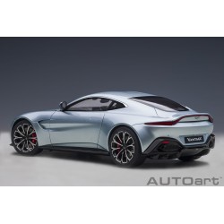 Aston Martin Vantage 2019 (skyfall silver)