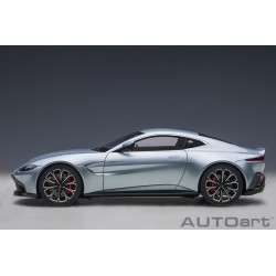 Aston Martin Vantage 2019 (skyfall silver)