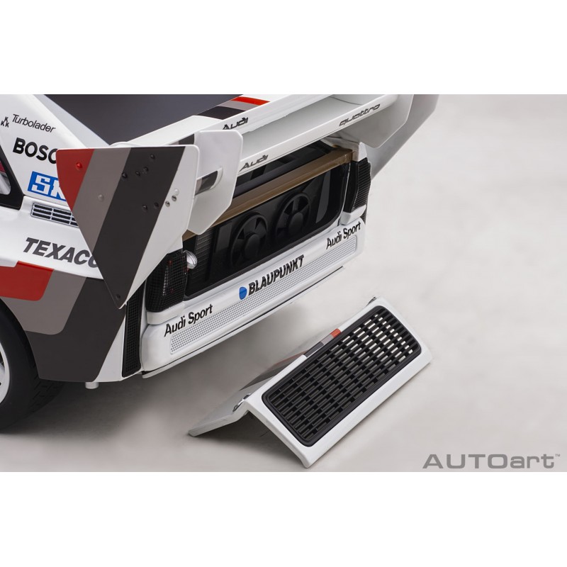 AUTOart 1:18 Diorama Sieger Pikes Peak 1987: Audi quattro #1 und Figur W. Röhrl 88700S