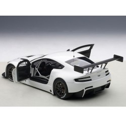 Aston Martin V12 Vantage GT3 2013  (White)