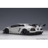 Autoart Liberty Walk LB-Works Lamborghini Aventador Limited Edition metallic white/carbon bonnet